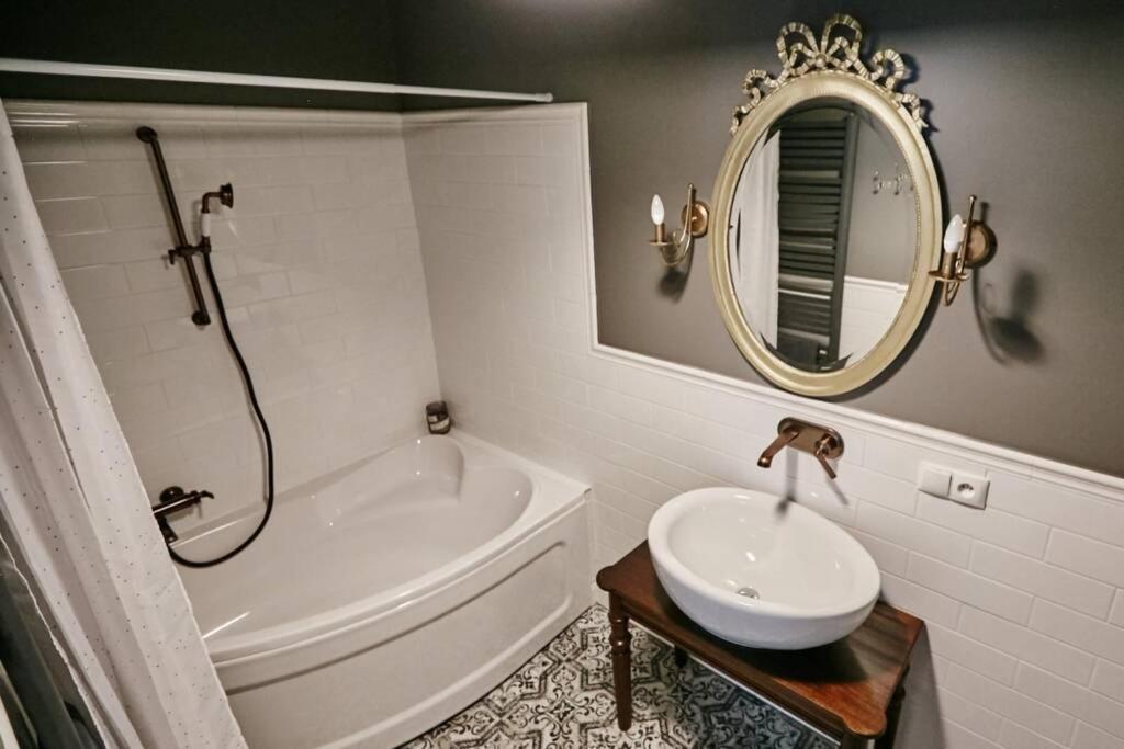 Bezowy Apartament De Lux Dla 4 Osob Chorzow Katowice Екстер'єр фото
